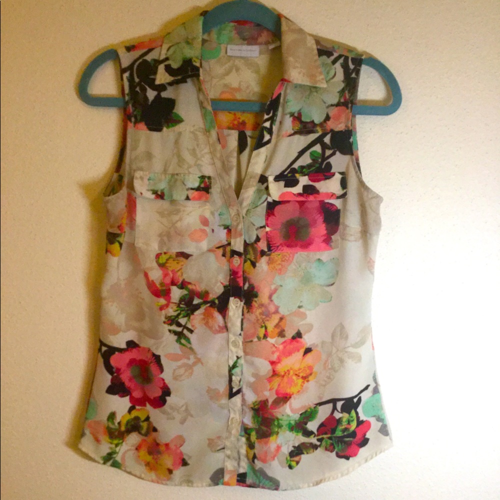 Floral sleeveless blouse